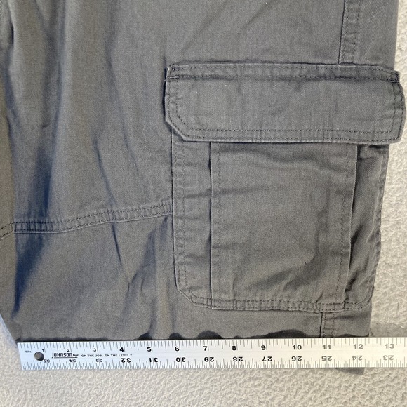 Wrangler Shorts Men's 42‎ Dark Gray Cargo Relaxed Fit Gorpcore Hiking Outdoors - Picture 10 of 16